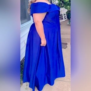 Prom dress size 24w from David’s bridal asking $130